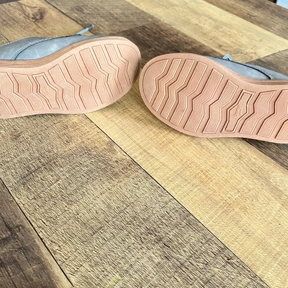 OshKosh Gray & Tan Dress Shoes